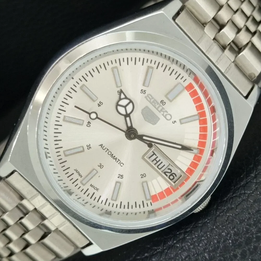 Vintage 1970 Seiko Automatic Mens Silver Watch W/daydate & Red accents